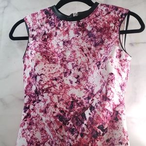 Women's Petite Sleeveless Printed Scuba Sheath Dre